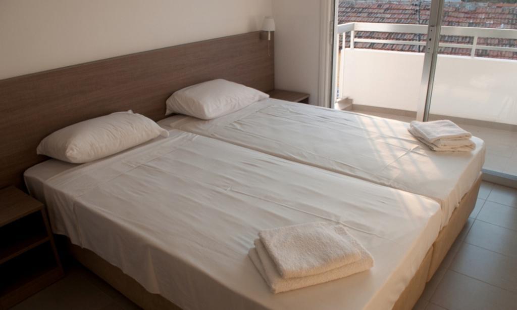 St. George Rent Rooms Larnaka Exterior foto